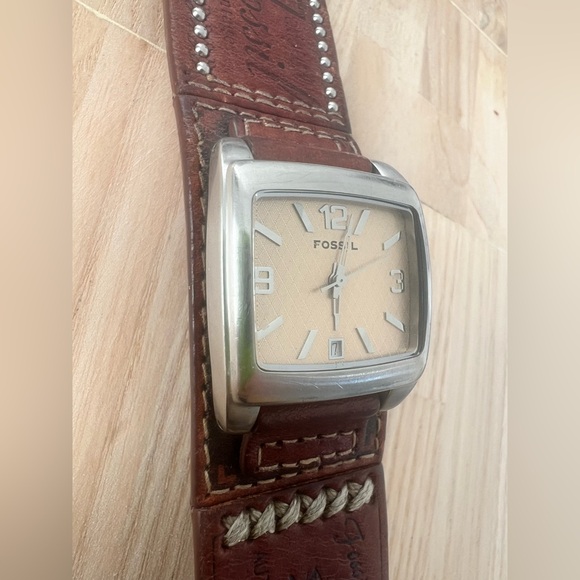 Fossil ladies rectangular silver tone embossed leather watch NEW BATTERY main image 6